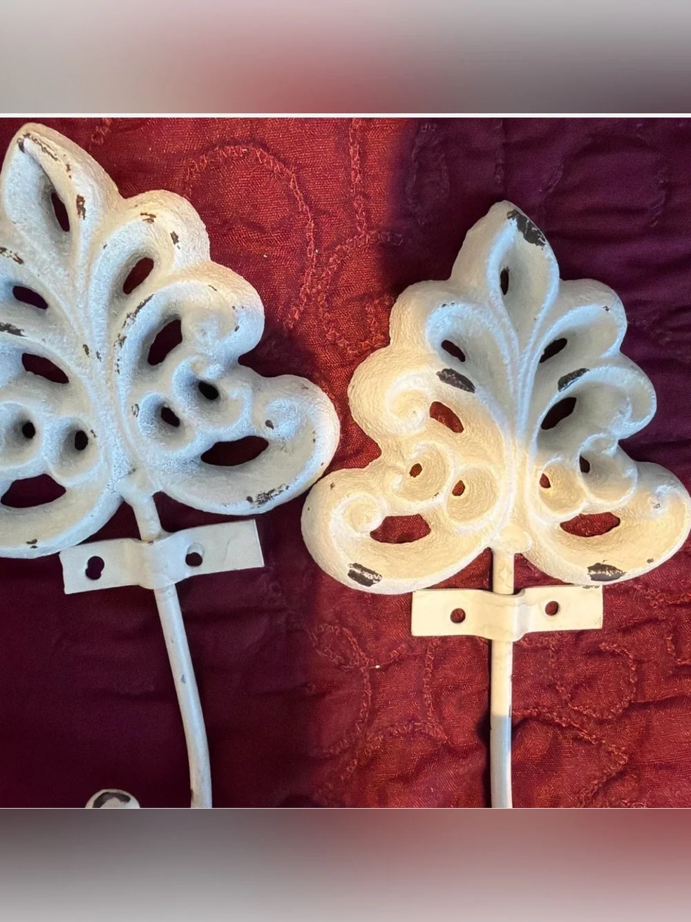 Set of 4 Ornate Decorative Wall Hooks in Distressed Ivory/ cream
